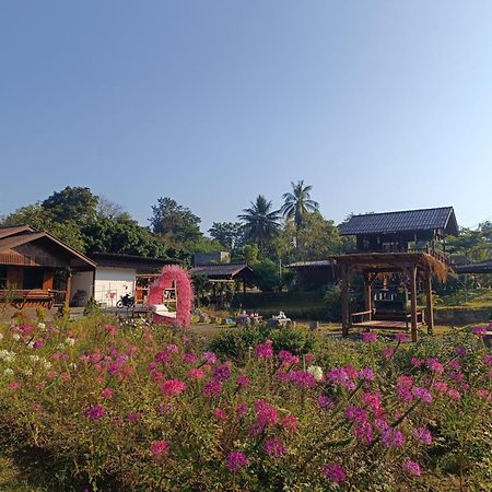 ม่วนใจ๋ปันสุข โฮมสเตย์แอนคาเฟ่ Muanjai Punsuk Homestay And Cafe จอมทอง ภายนอก รูปภาพ